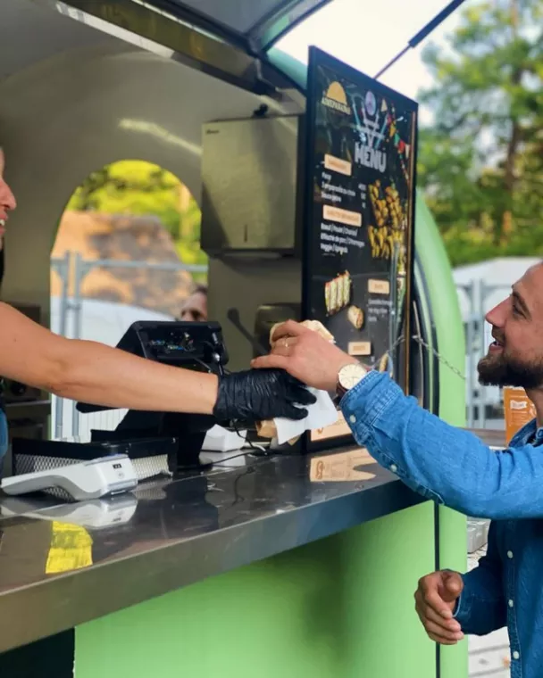 Installer un foodtruck spécial empanadas lors d’un séminaire d’été, Bordeaux, Aimepanadas
